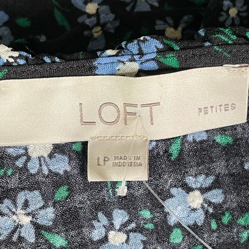 Loft Blouse SZ - L - Picture 4 of 5
